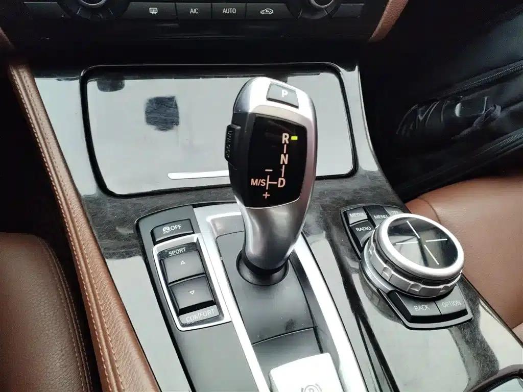 2014 BMW 5 Series 525Li Leading Edition — миниатюра 14