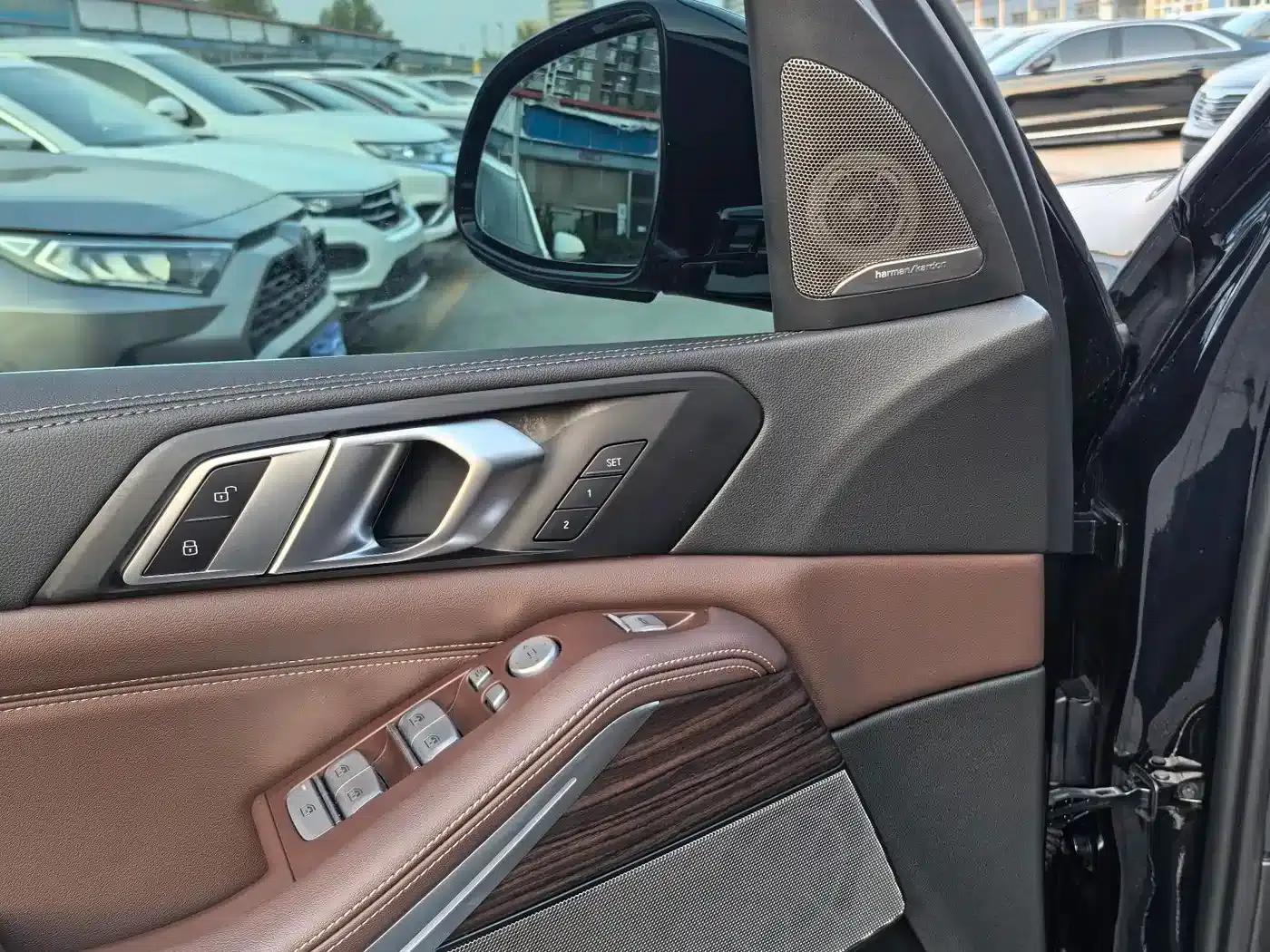 BMW X5 2022 Facelift xDrive 40Li M Sport Package — миниатюра 10