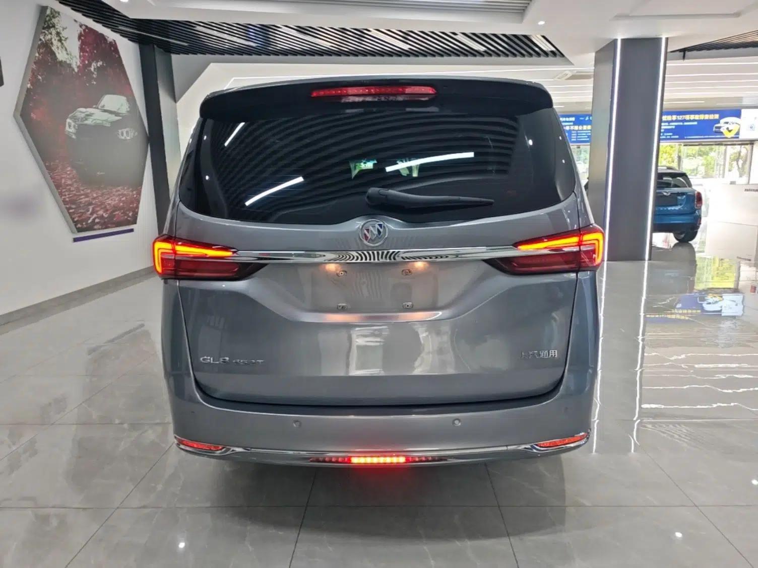 Buick GL8 2021 Land Cruiser Executive Class 652T Comfort Model — миниатюра 3