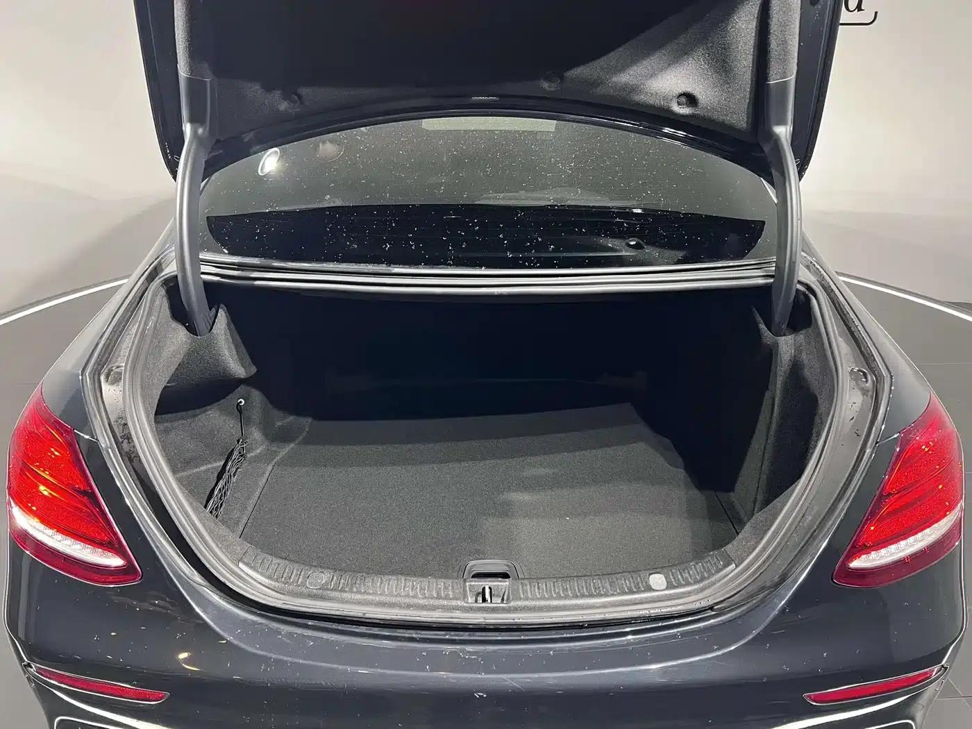 Mercedes-Benz E-Class 2019 Facelift E 300 L Sport Style — миниатюра 15