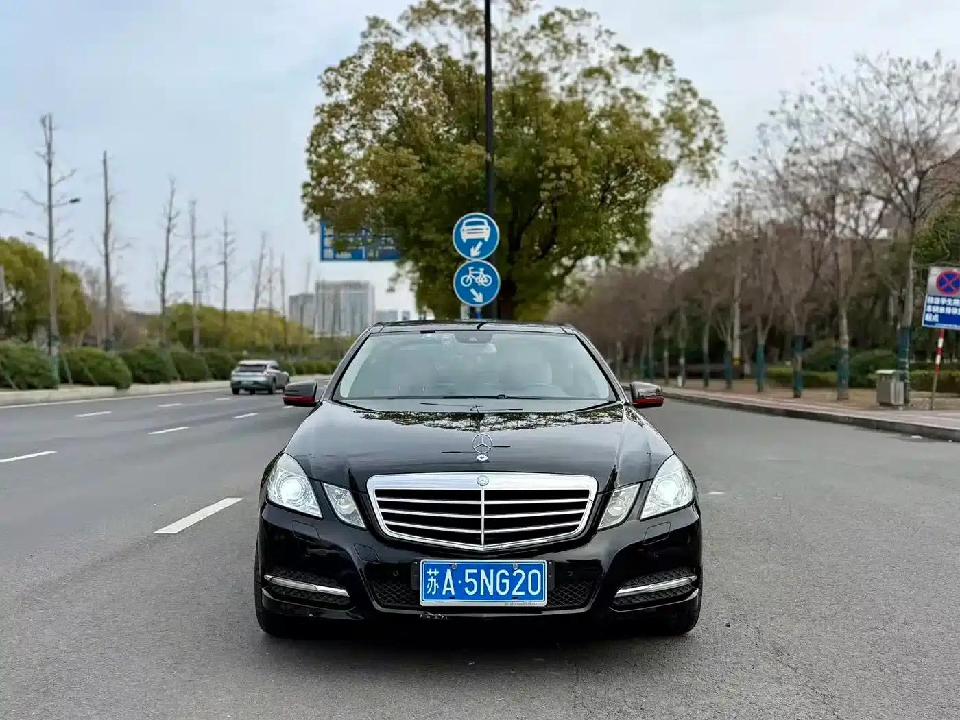 Mercedes-Benz E-Class 2013 E 300 L Luxury Model — миниатюра 2