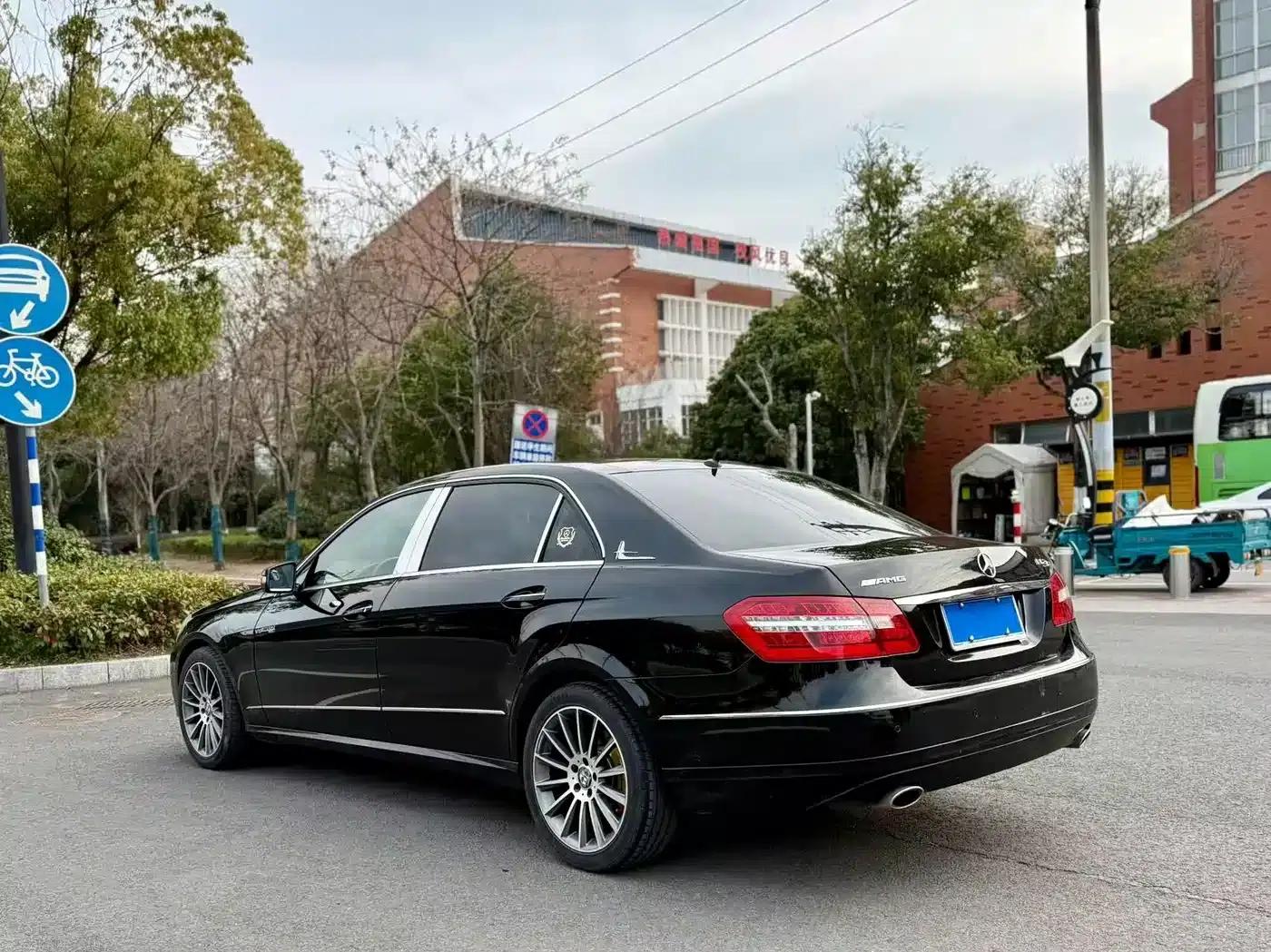 Mercedes-Benz E-Class 2013 E 300 L Luxury Model — миниатюра 5