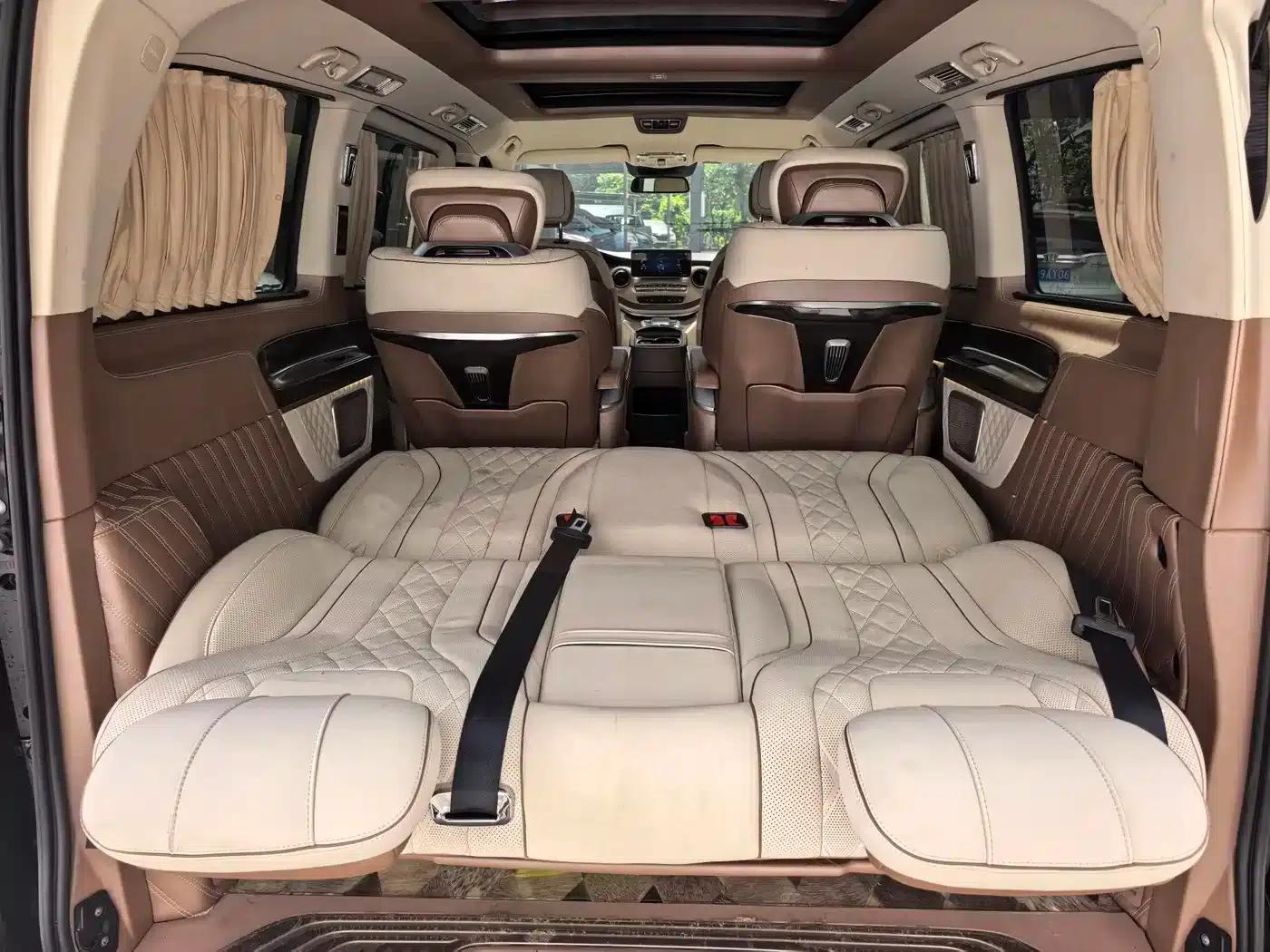 Mercedes-Benz V-Class 2021 V 260 Navigator Edition — миниатюра 8