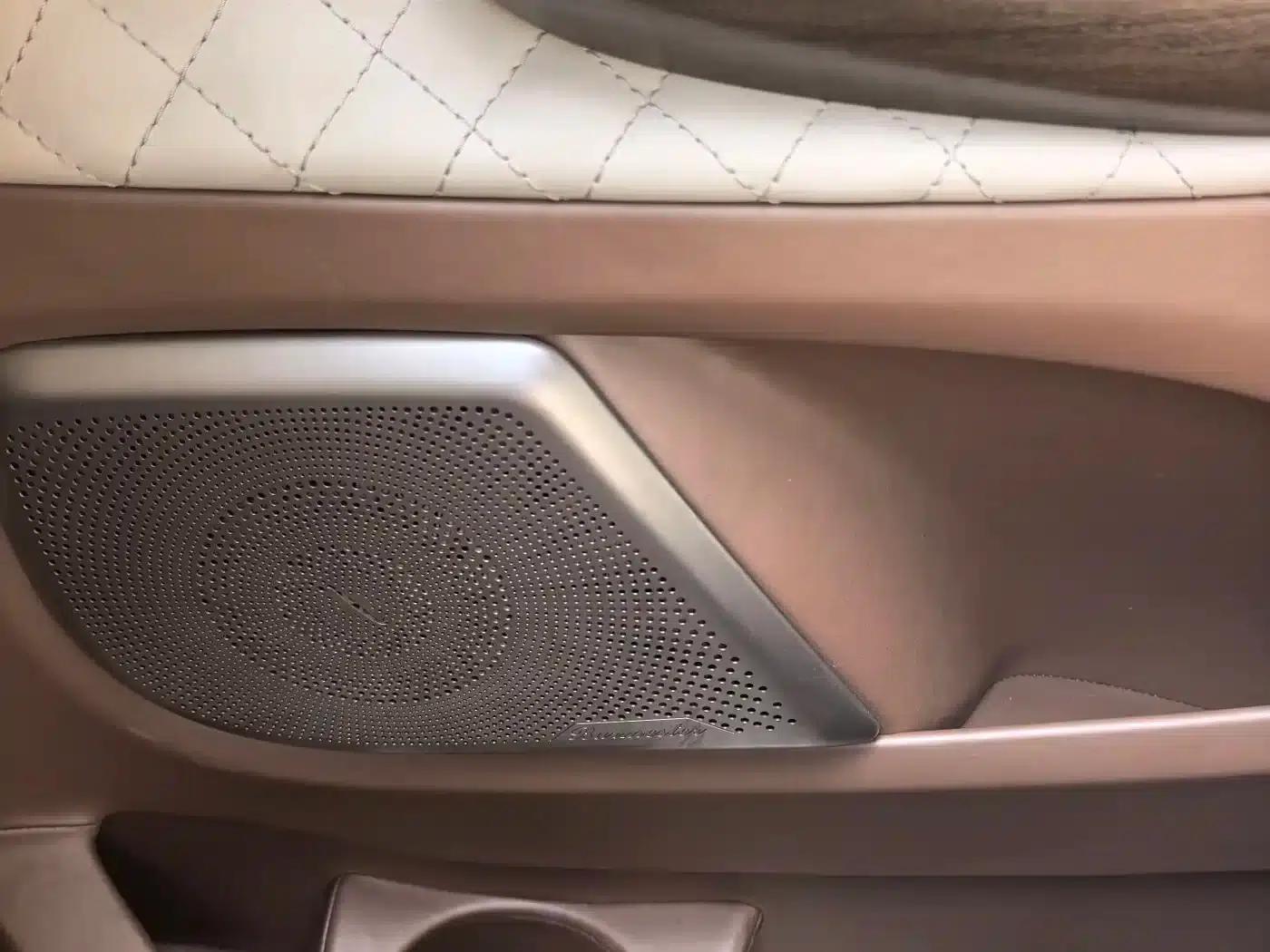 Mercedes-Benz V-Class 2021 V 260 Navigator Edition — миниатюра 9
