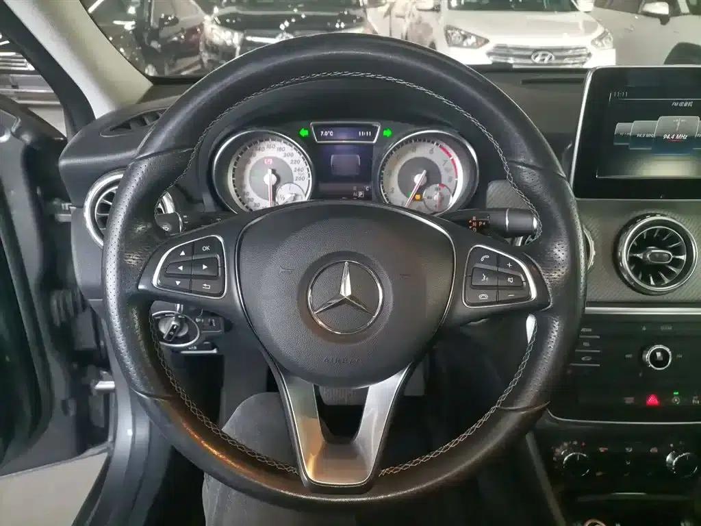 2016 Mercedes-Benz GLA 200 Dynamic — миниатюра 11