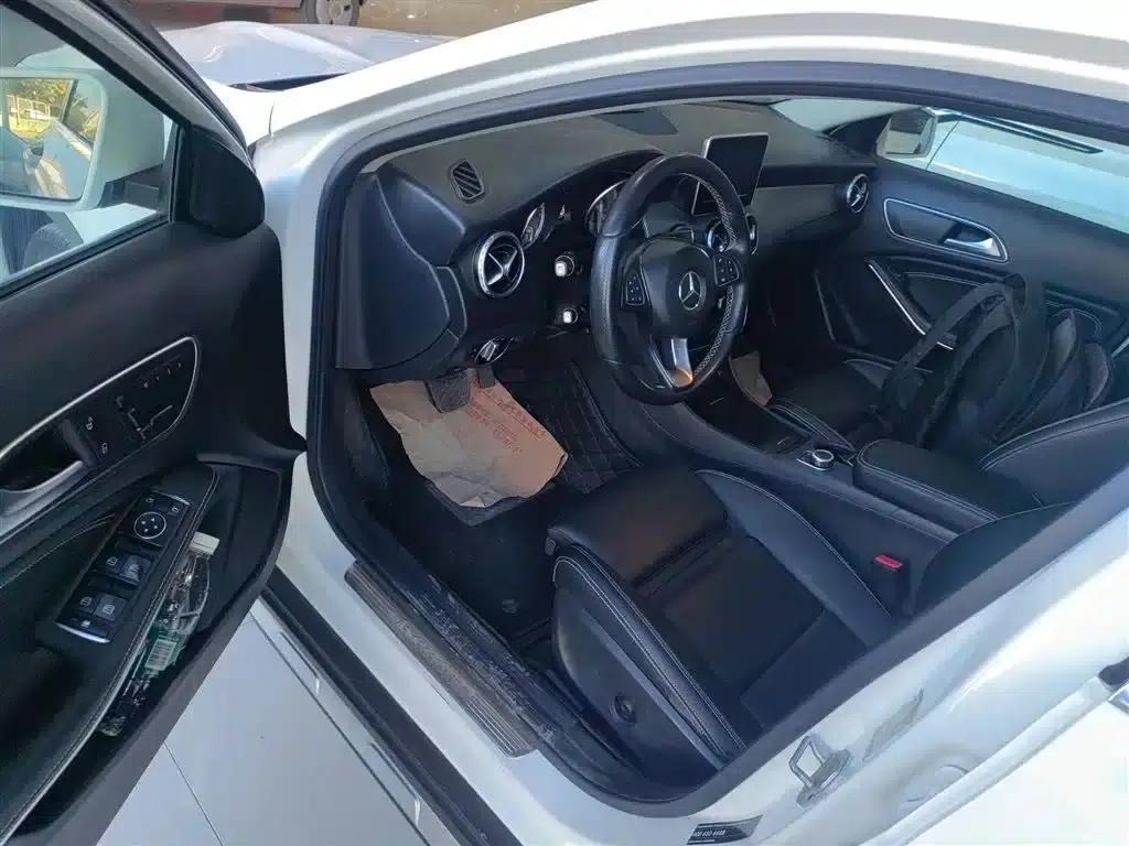 2016 Mercedes-Benz GLA 200 Dynamic — миниатюра 13