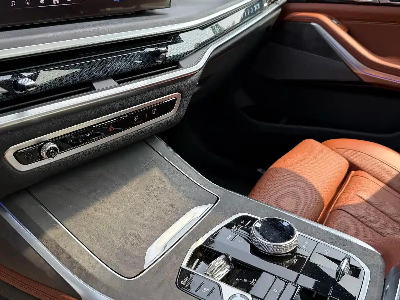BMW X7 2023 xDrive40i M Sport Package — миниатюра 11