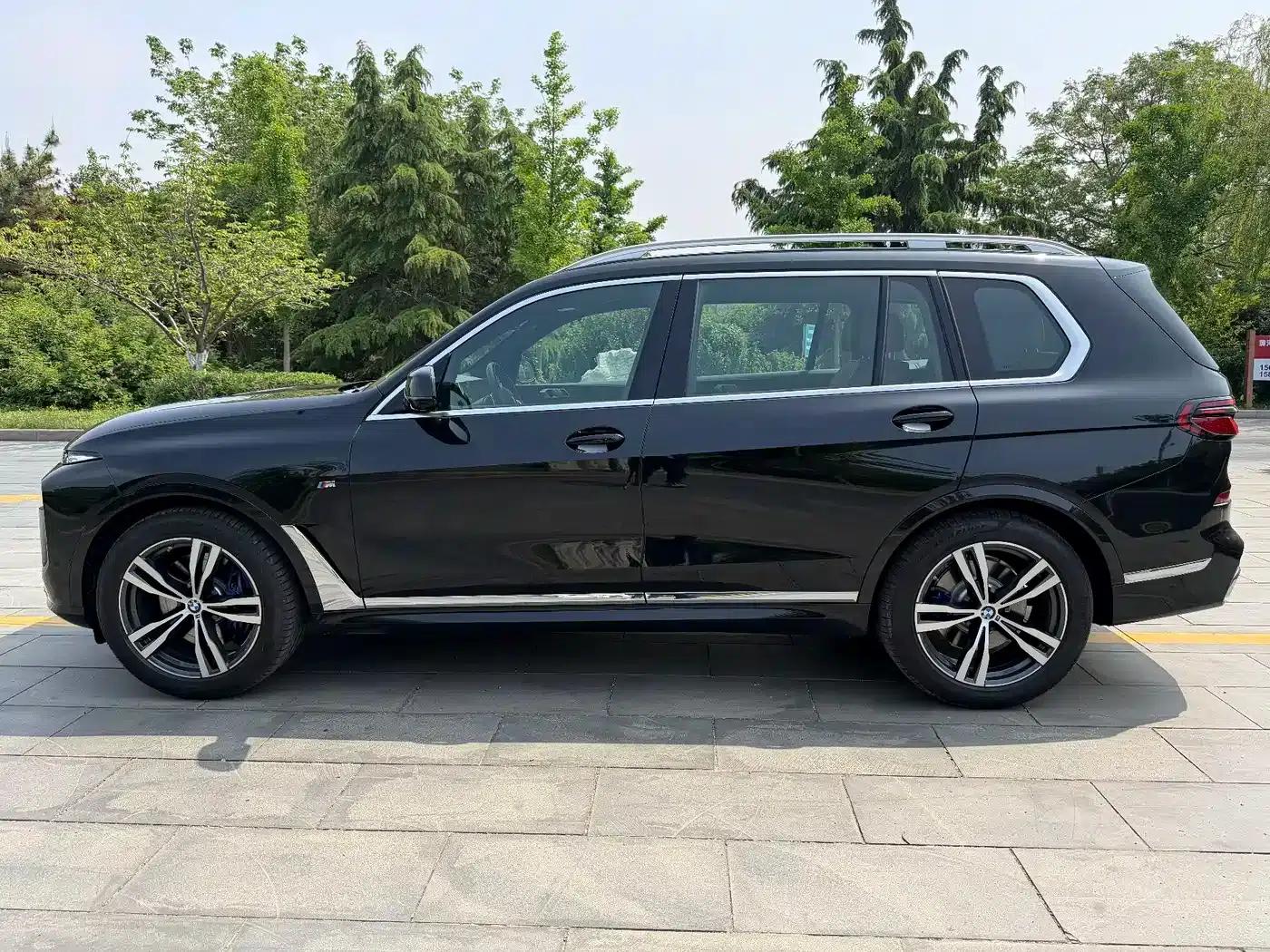 BMW X7 2023 xDrive40i M Sport Package — миниатюра 7