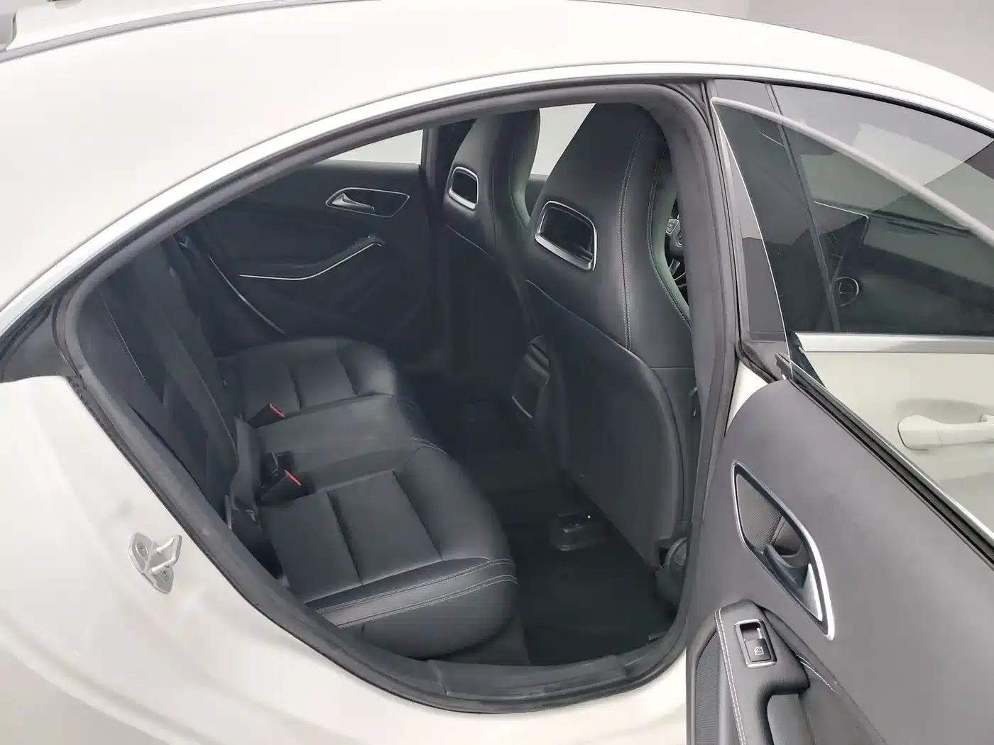 Imported Mercedes-Benz CLA 2016 CLA 200 Dynamic — миниатюра 17
