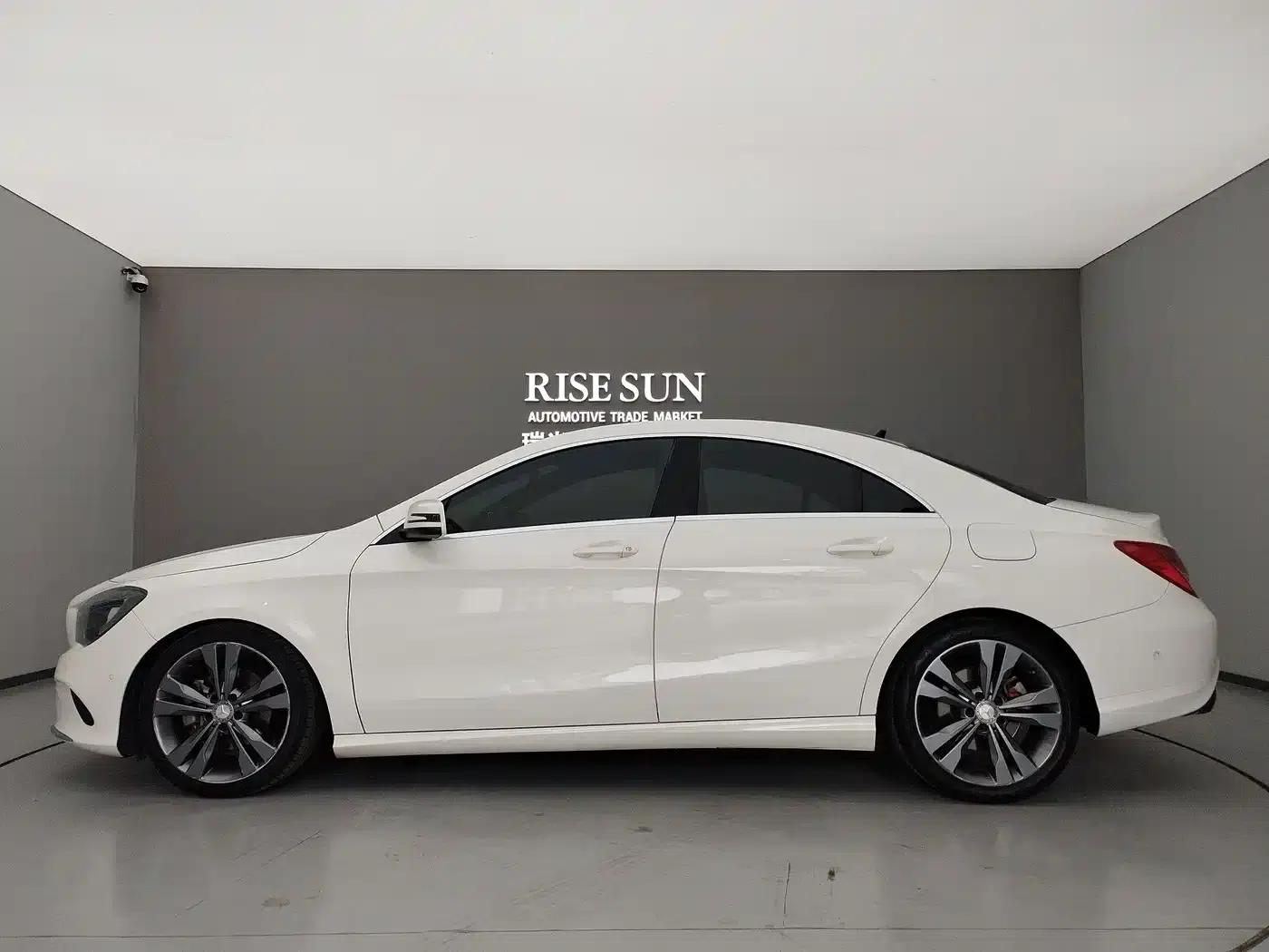 Imported Mercedes-Benz CLA 2016 CLA 200 Dynamic — миниатюра 7