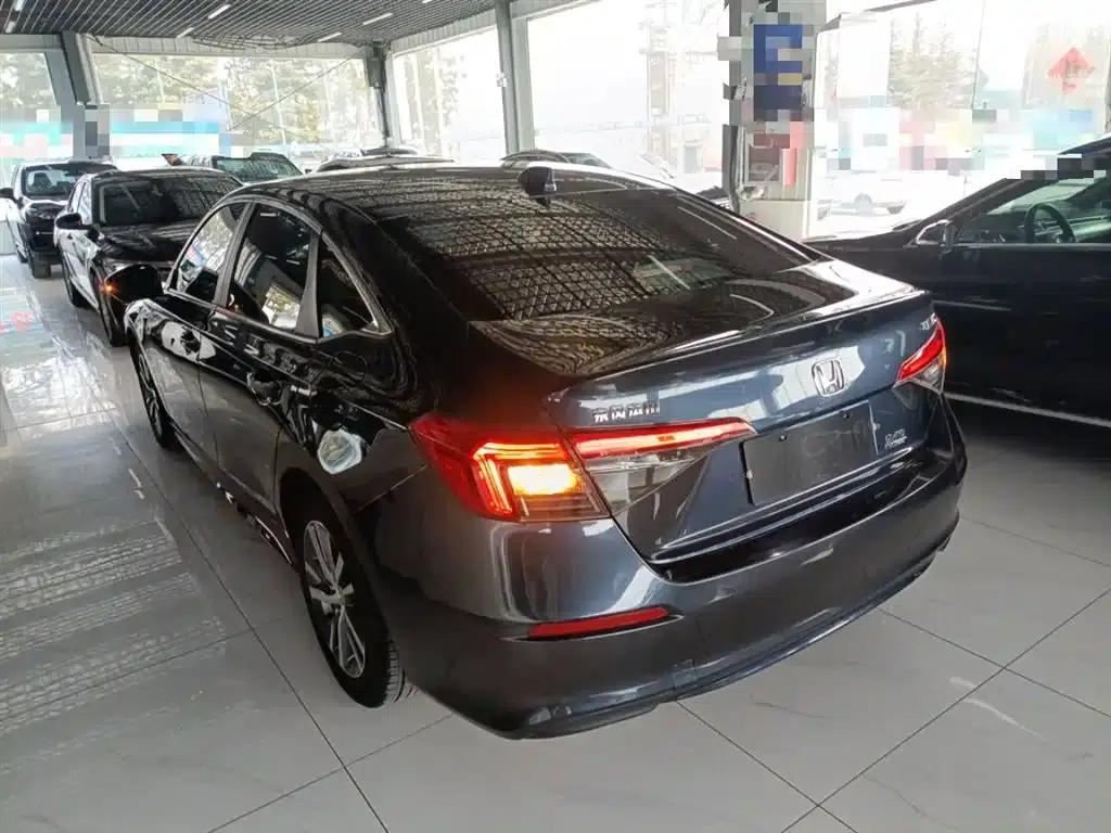 2023 Civic 240TURBO CVT Sport Edition — миниатюра 4