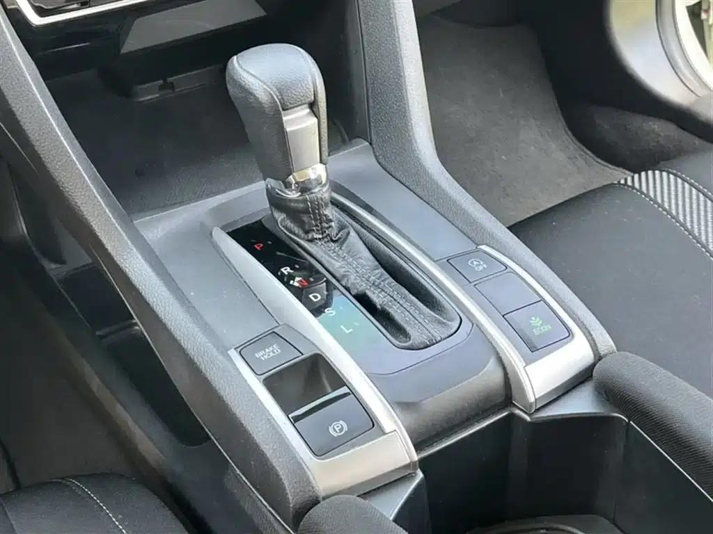 2016 Civic 180TURBO CVT Comfort Edition — миниатюра 14