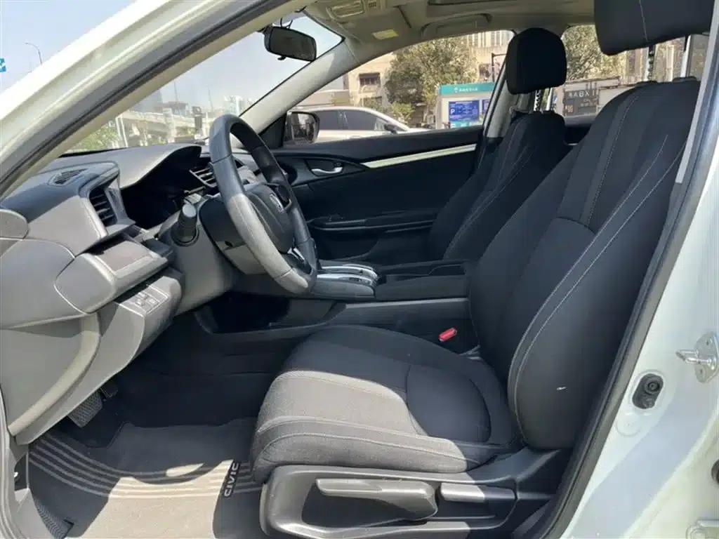 2016 Civic 180TURBO CVT Comfort Edition — миниатюра 15
