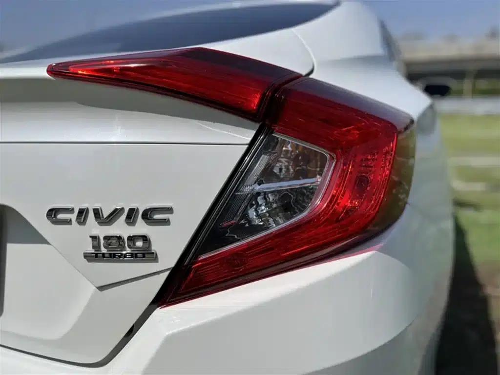 2016 Civic 180TURBO CVT Comfort Edition — миниатюра 9