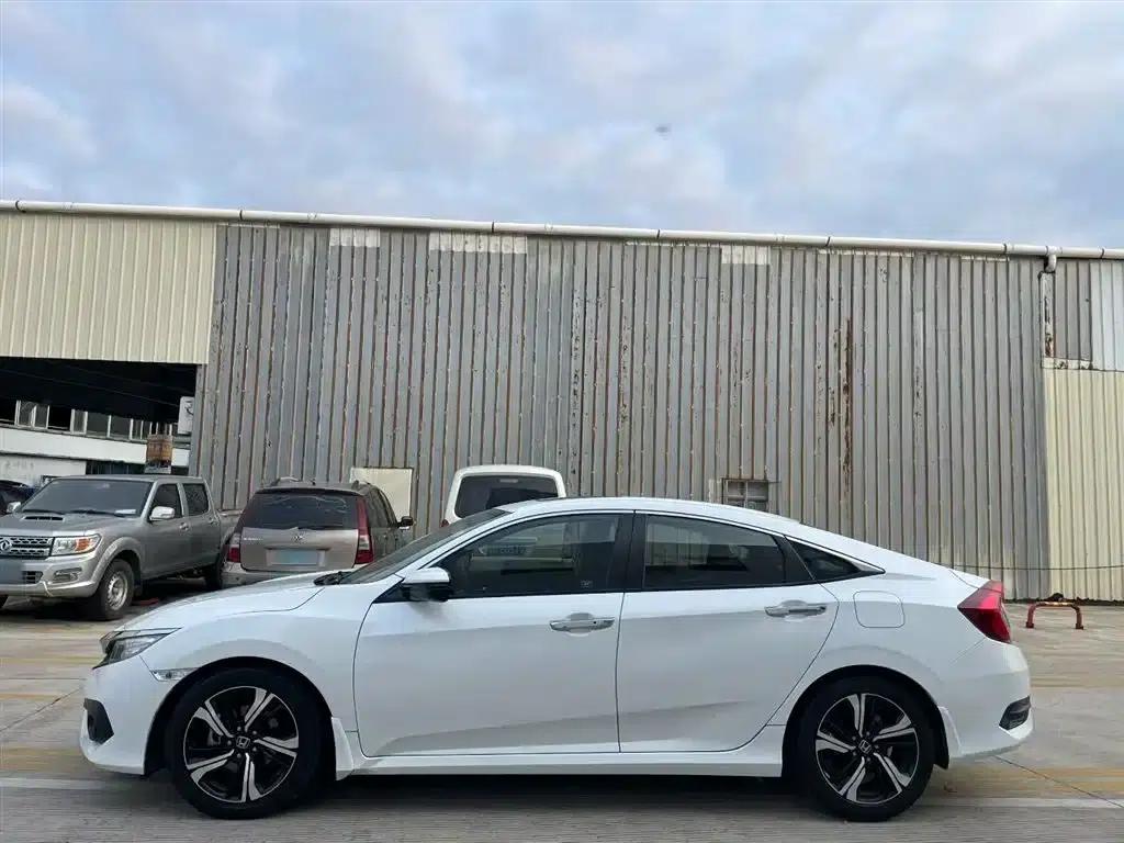 2016 Civic 220TURBO CVT Premium Edition — миниатюра 12