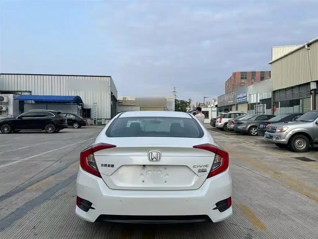 2016 Civic 220TURBO CVT Premium Edition — миниатюра 14