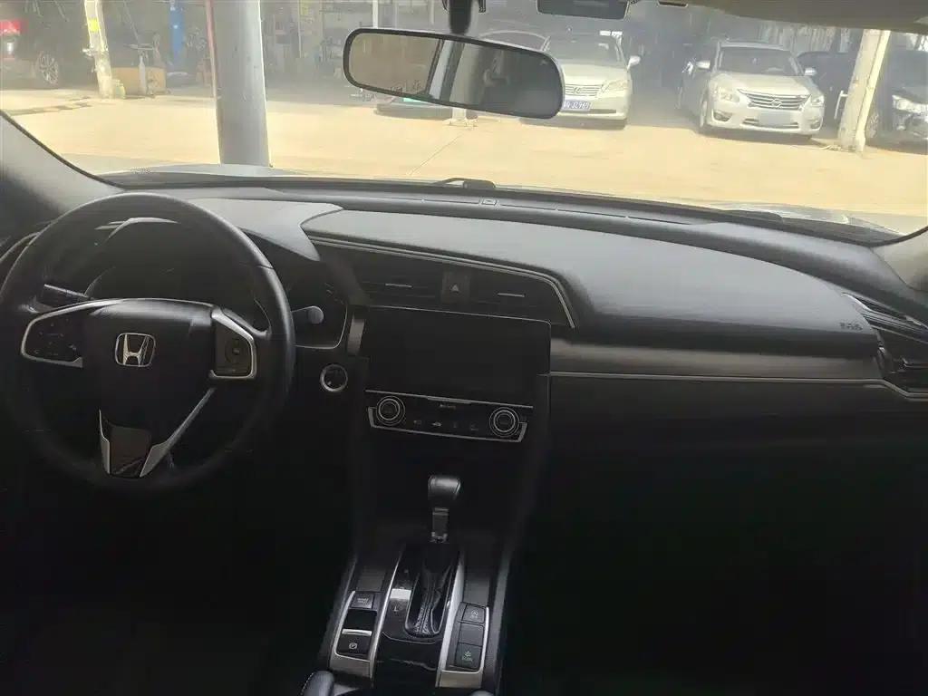 2016 Civic 220TURBO CVT Premium Edition — миниатюра 17