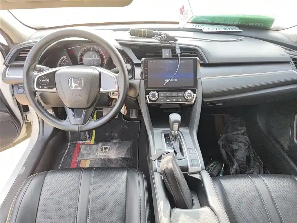 2016 Civic 180TURBO CVT Comfort Edition — миниатюра 3