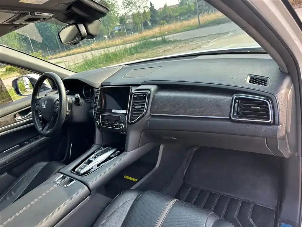 Honda UR-V 2020 370TURBO AWD Premium Edition — миниатюра 16