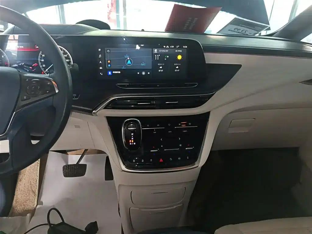Buick GL8 2022 Avenir Four-Seat Premium Edition — миниатюра 13