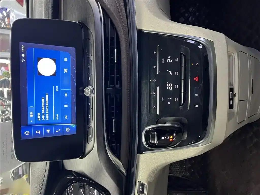 Buick GL8 2020 Land Business Class 652T Comfort — миниатюра 6