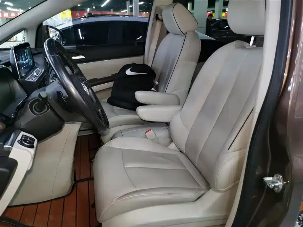 Buick GL8 2021 Land Business Class 652T Luxury — миниатюра 7