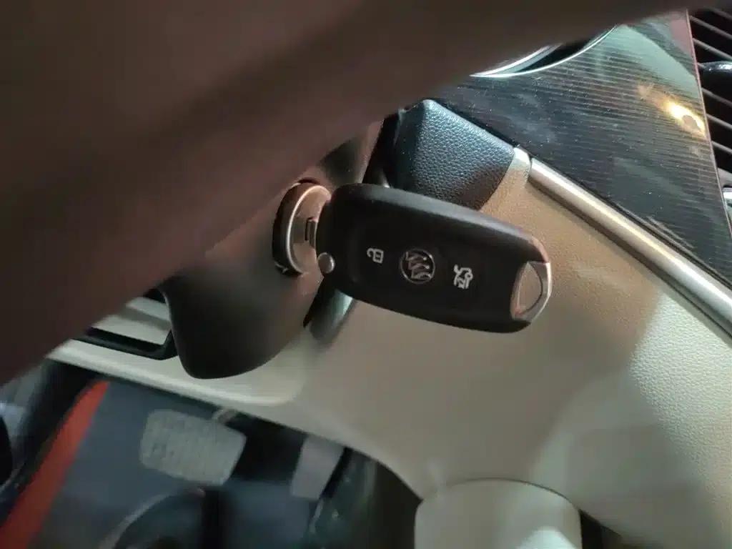 Buick Verano 2015 Sedan 15S Automatic Entry-Level — миниатюра 17
