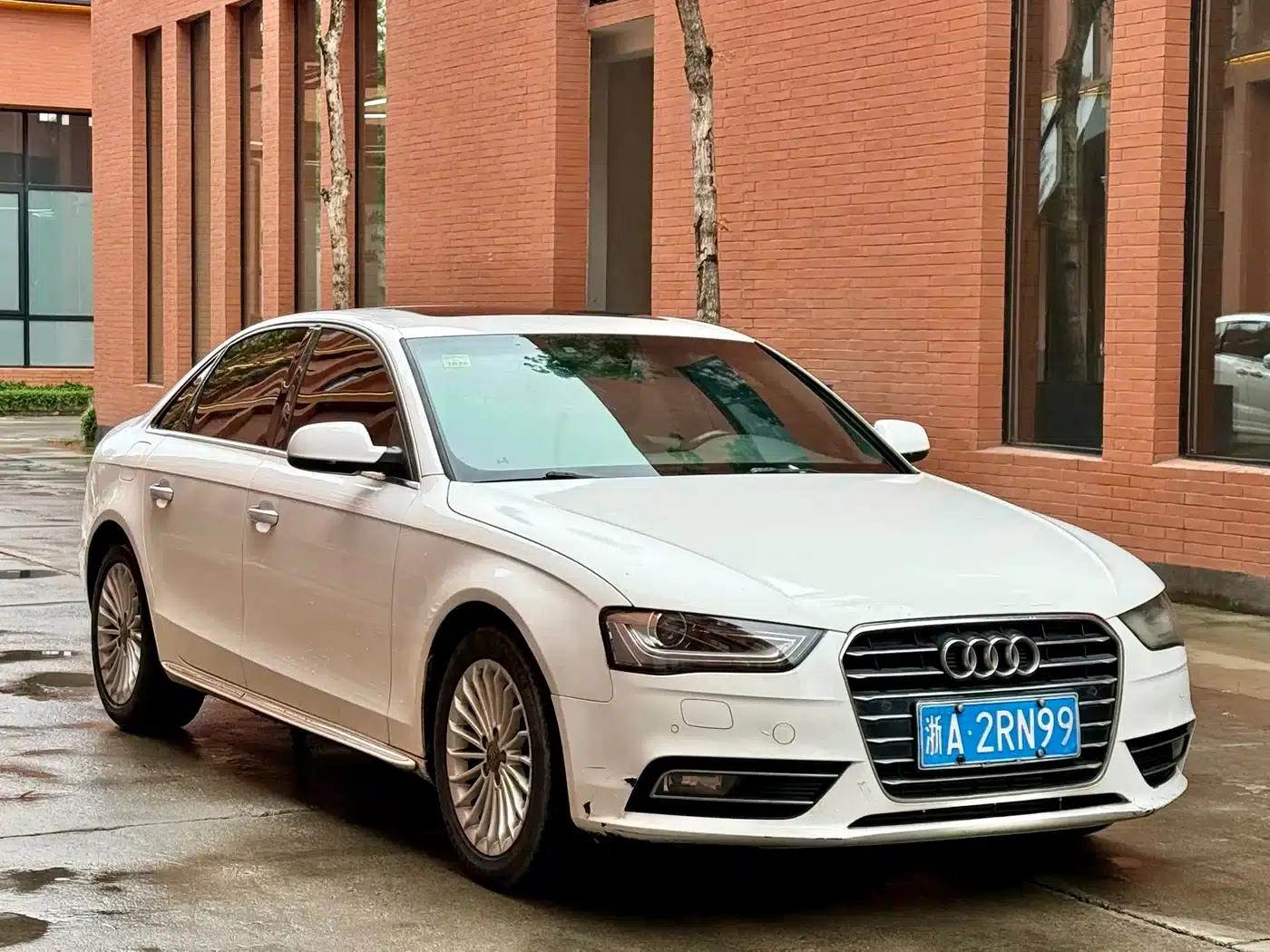 Audi A4L 2016 35 TFSI Classic Edition S line Comfort — миниатюра 3