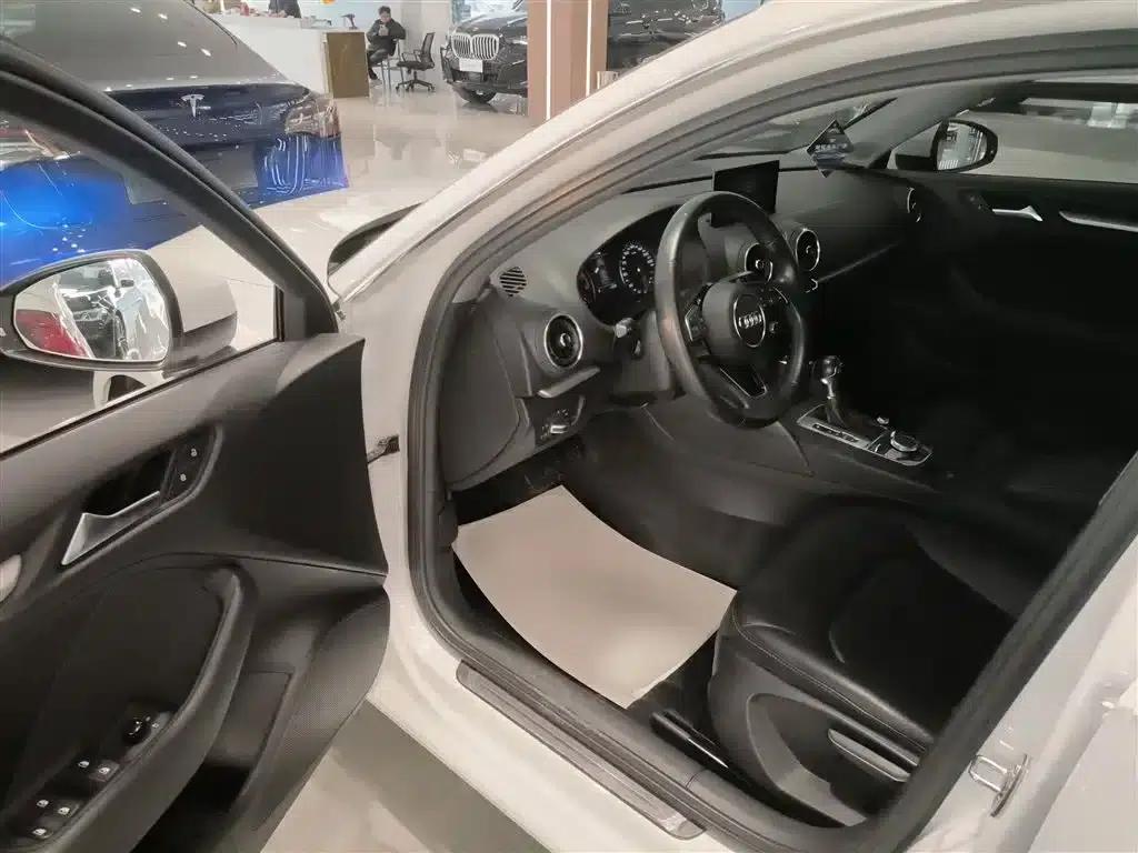 Audi A3 2018 30th Anniversary Edition Sportback 35 TFSI Progressive — миниатюра 12