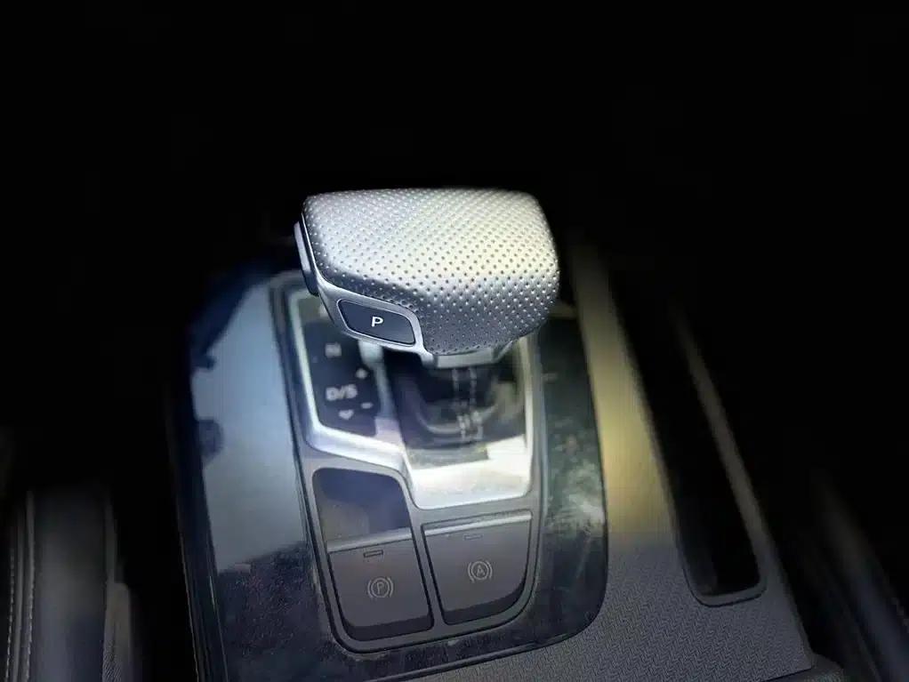 Audi Q5L 2025 40 TFSI Luxury Dynamic — миниатюра 14