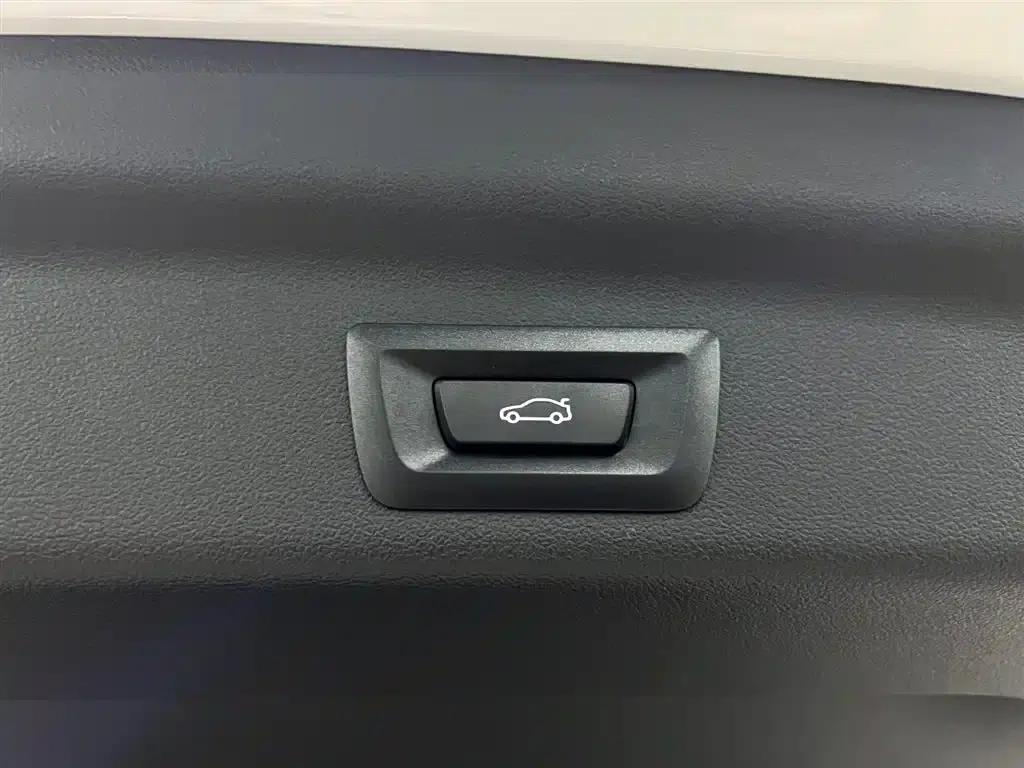 2023 BMW X1 sDrive20Li X Design Package — миниатюра 8