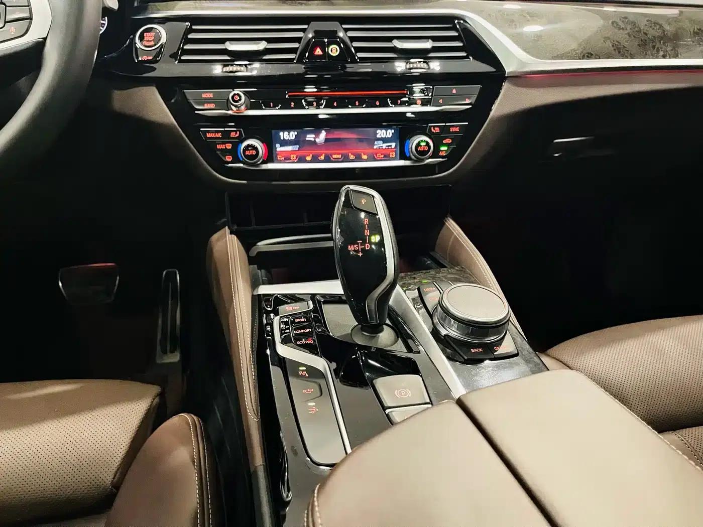 2018 BMW 6 Series GT 640i xDrive M Sport Package — миниатюра 9