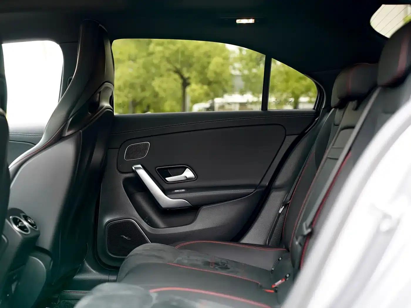 2021 Mercedes-Benz A-Class AMG A 35 L 4MATIC Midnight Edition — миниатюра 12