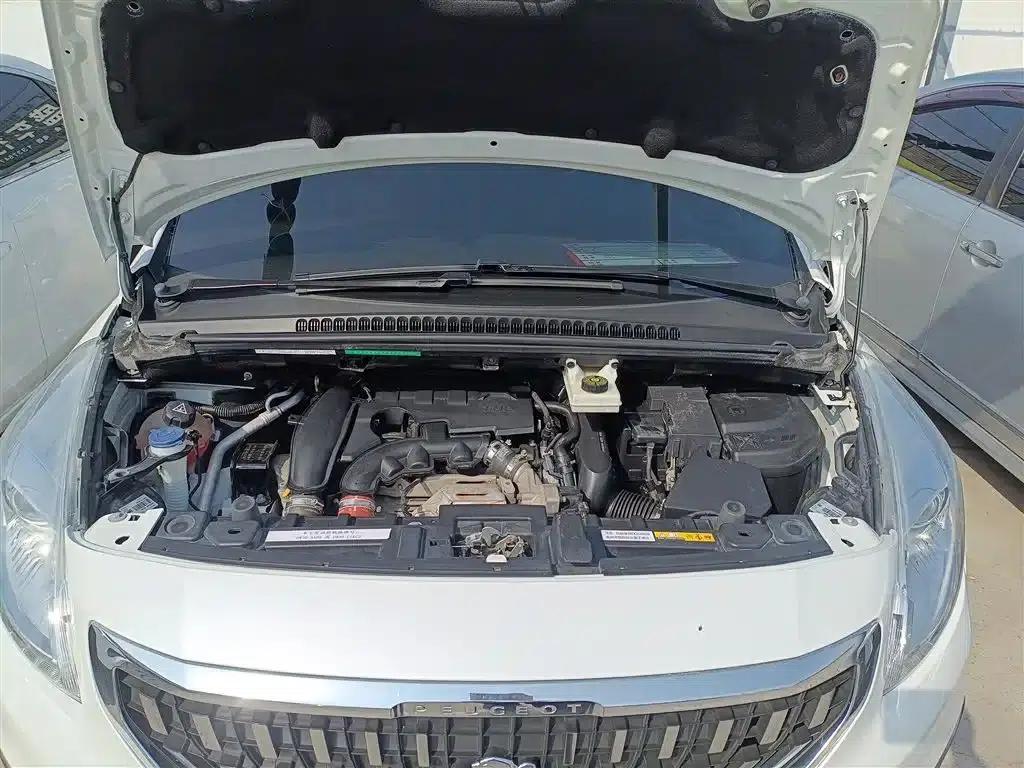Peugeot 3008 2016 1.6THP Automatic Classic Edition — миниатюра 16