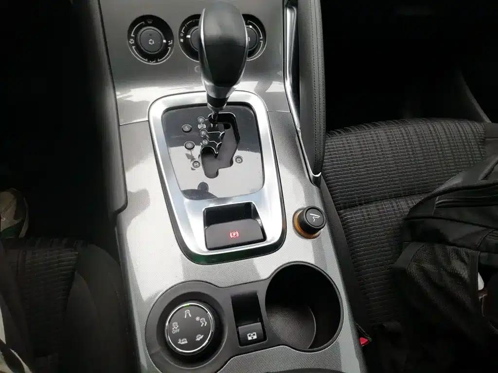 Peugeot 3008 2016 1.6THP Automatic Standard Edition — миниатюра 14