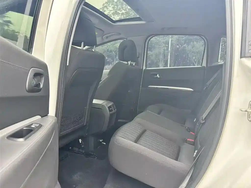 Peugeot 3008 2016 1.6THP Automatic Standard Edition — миниатюра 17