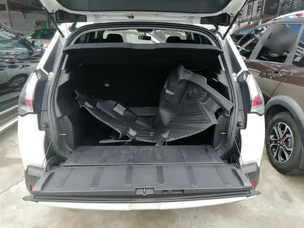 Peugeot 3008 2016 1.6THP Automatic Standard Edition — миниатюра 19