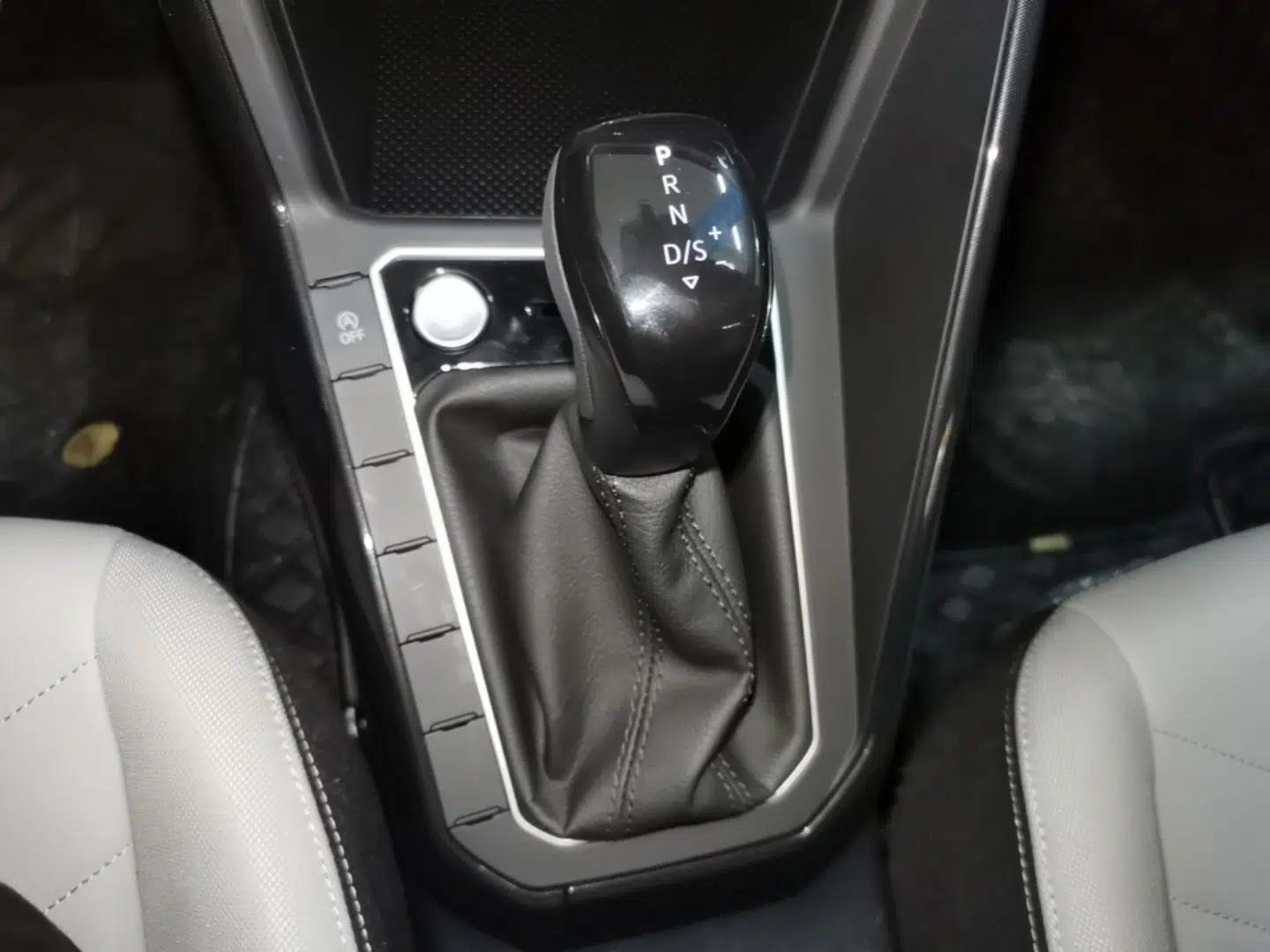 Volkswagen Lavida 2025 New Sharp 1.5L Outstanding New Vision Edition — миниатюра 17