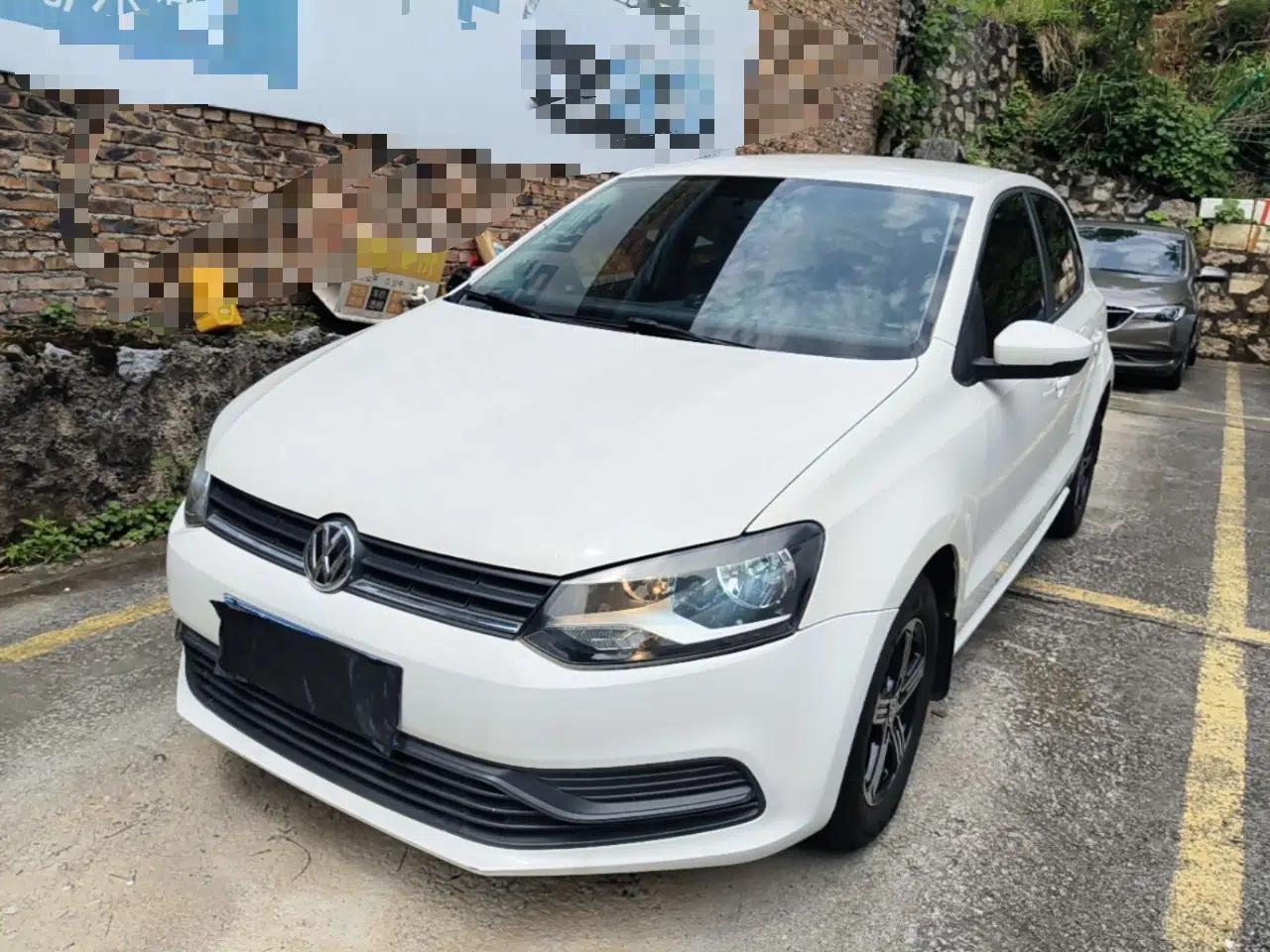 Volkswagen Polo 2016 1.4L Automatic Trendy Model — миниатюра 1