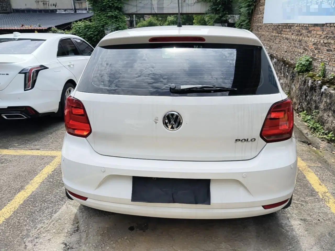 Volkswagen Polo 2016 1.4L Automatic Trendy Model — миниатюра 5