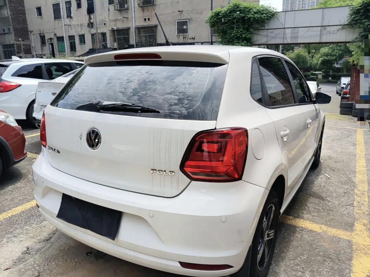 Volkswagen Polo 2016 1.4L Automatic Trendy Model — миниатюра 6