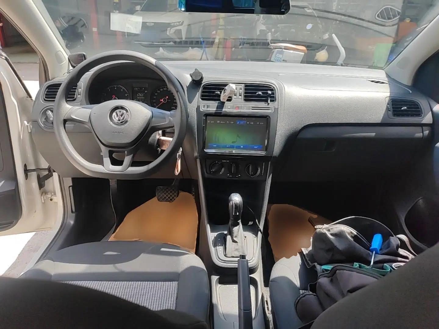 Volkswagen Polo 2018 1.5L Automatic Advanced Driving Model — миниатюра 13