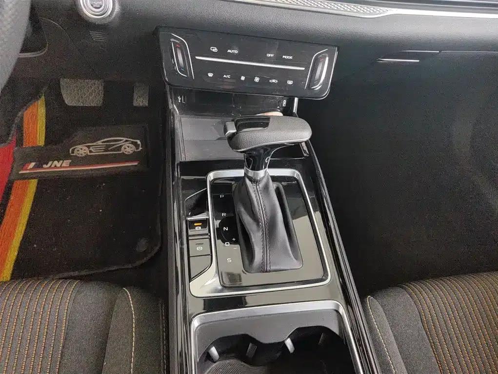 Bestune B70 2023 Third Generation 1.5T Automatic Enjoyment Edition 70th Anniversary Edition — миниатюра 14