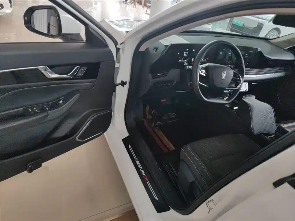 Bestune B70 2023 Third Generation 1.5T Automatic Enjoyment Edition 70th Anniversary Edition — миниатюра 16