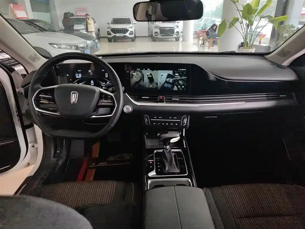 Bestune B70 2023 Third Generation 1.5T Automatic Enjoyment Edition 70th Anniversary Edition — миниатюра 10