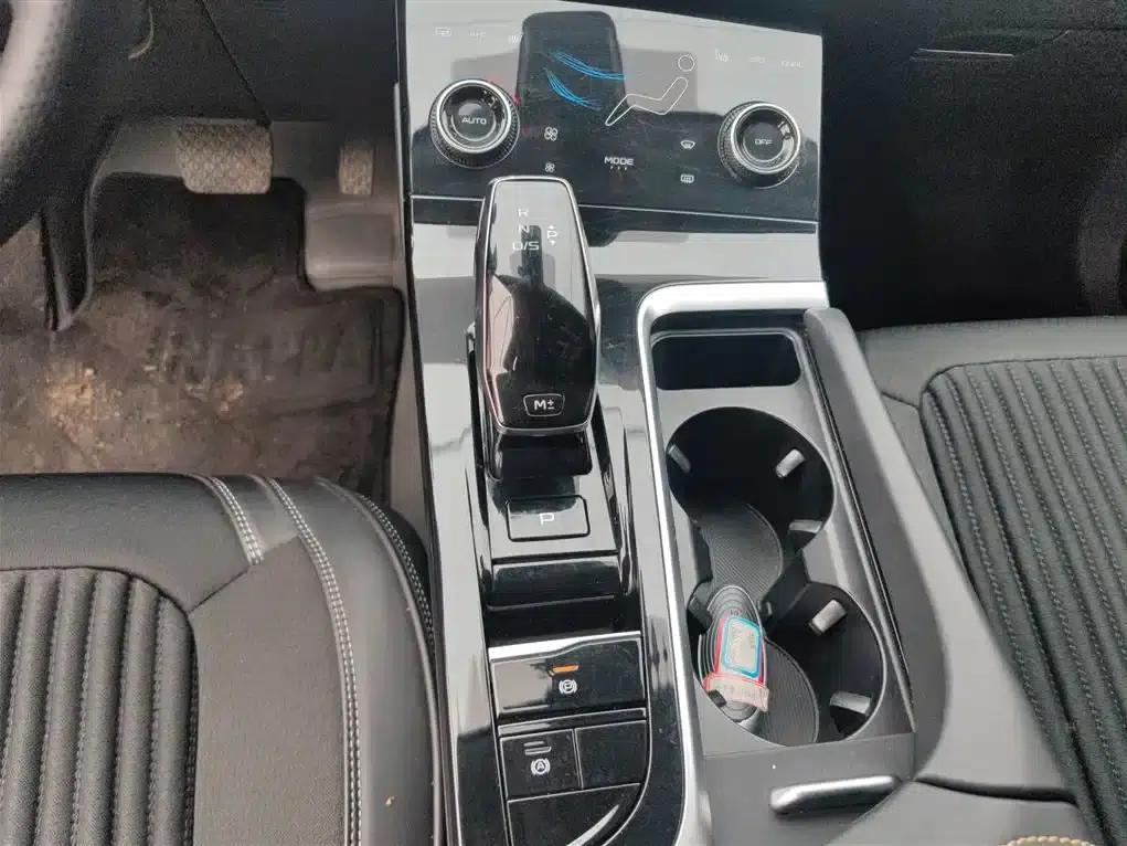 Bestune B70 2022 Model, Third Generation, 1.5T Automatic Enjoyment Edition — миниатюра 14