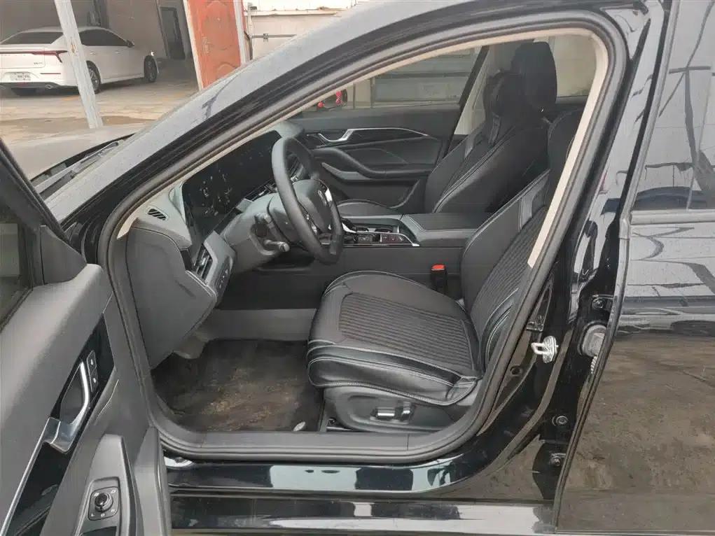 Bestune B70 2022 Model, Third Generation, 1.5T Automatic Enjoyment Edition — миниатюра 15
