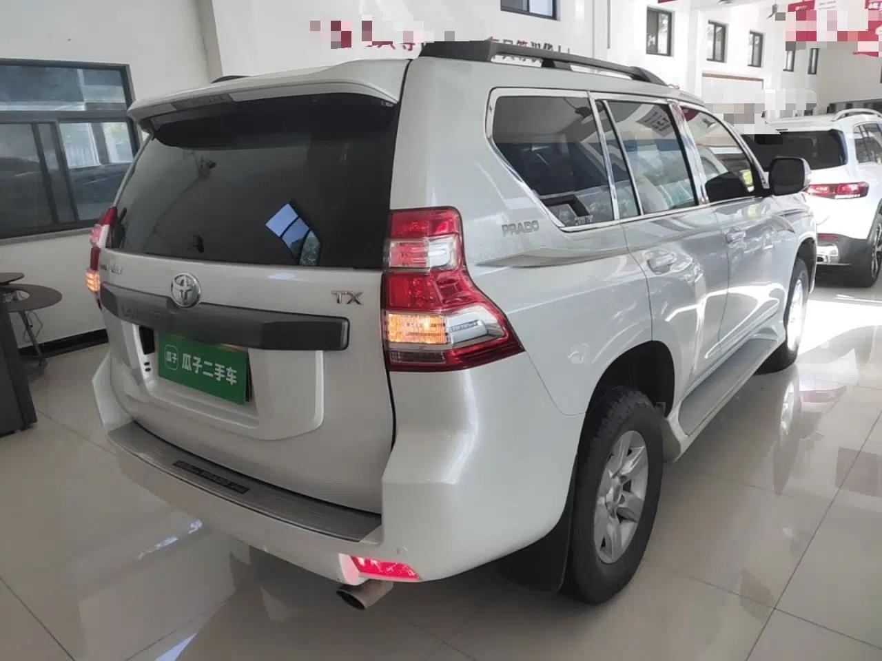 Toyota Prado 2016 2.7L Automatic Standard Edition — миниатюра 4