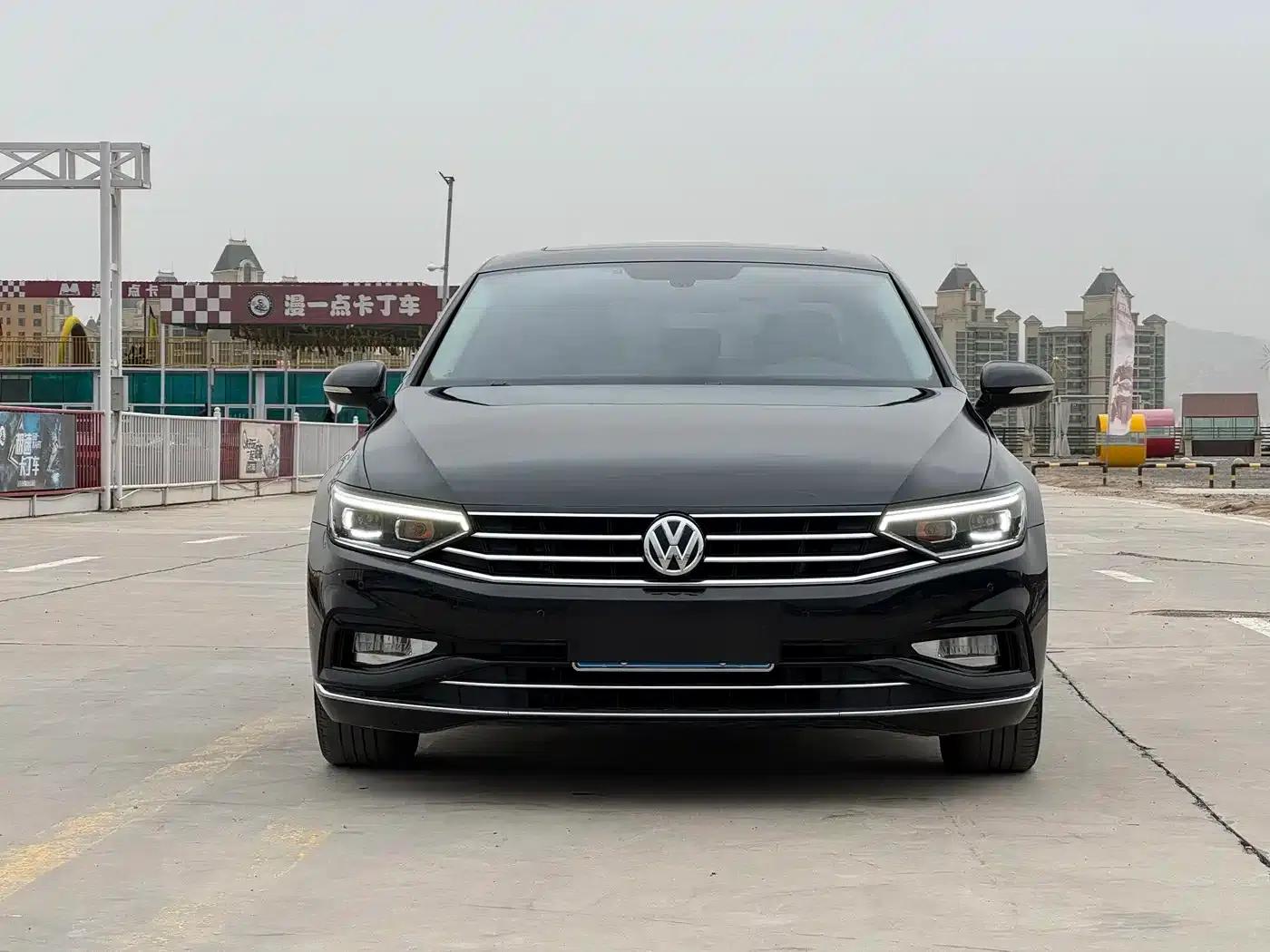 2020 Volkswagen Passat 330TSI DSG Leading Edition — миниатюра 2