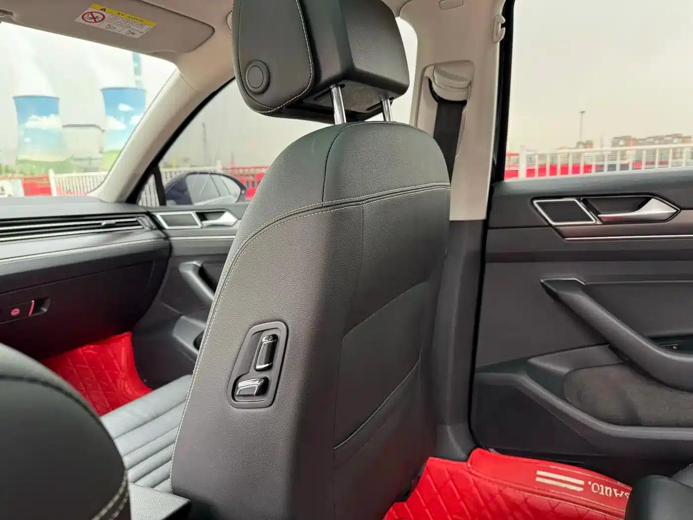 2020 Volkswagen Passat 330TSI DSG Leading Edition — миниатюра 11